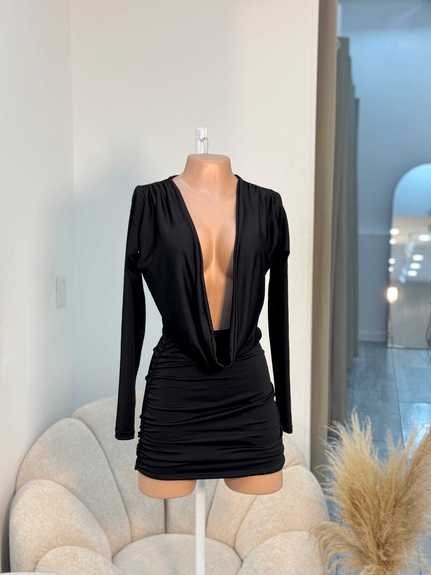 Vestido Corto Manga Larga drap profundo