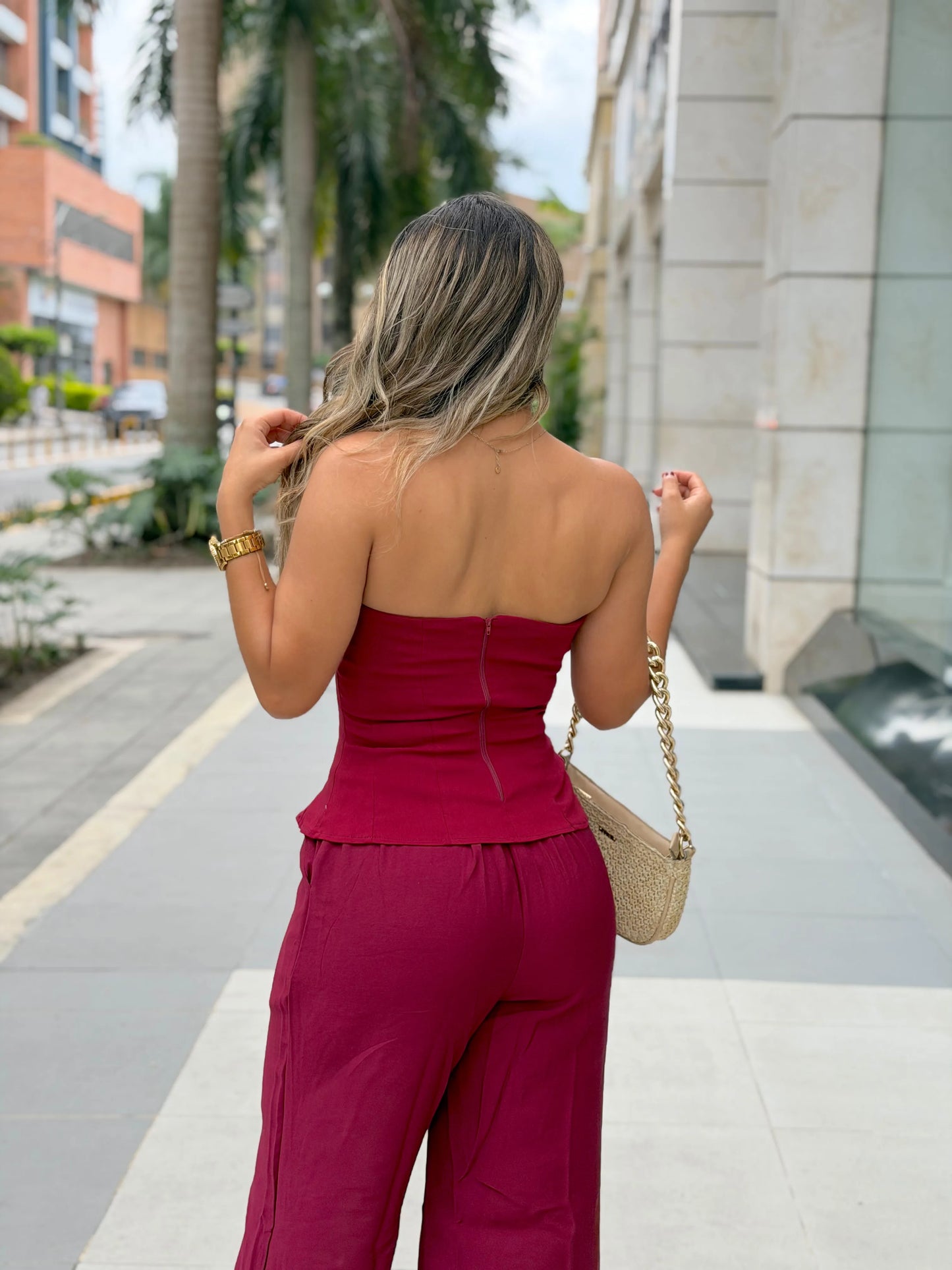 Set Aura