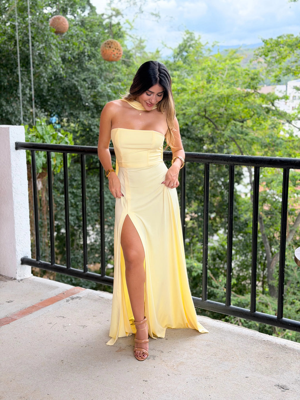 Vestido largo cuello isabela