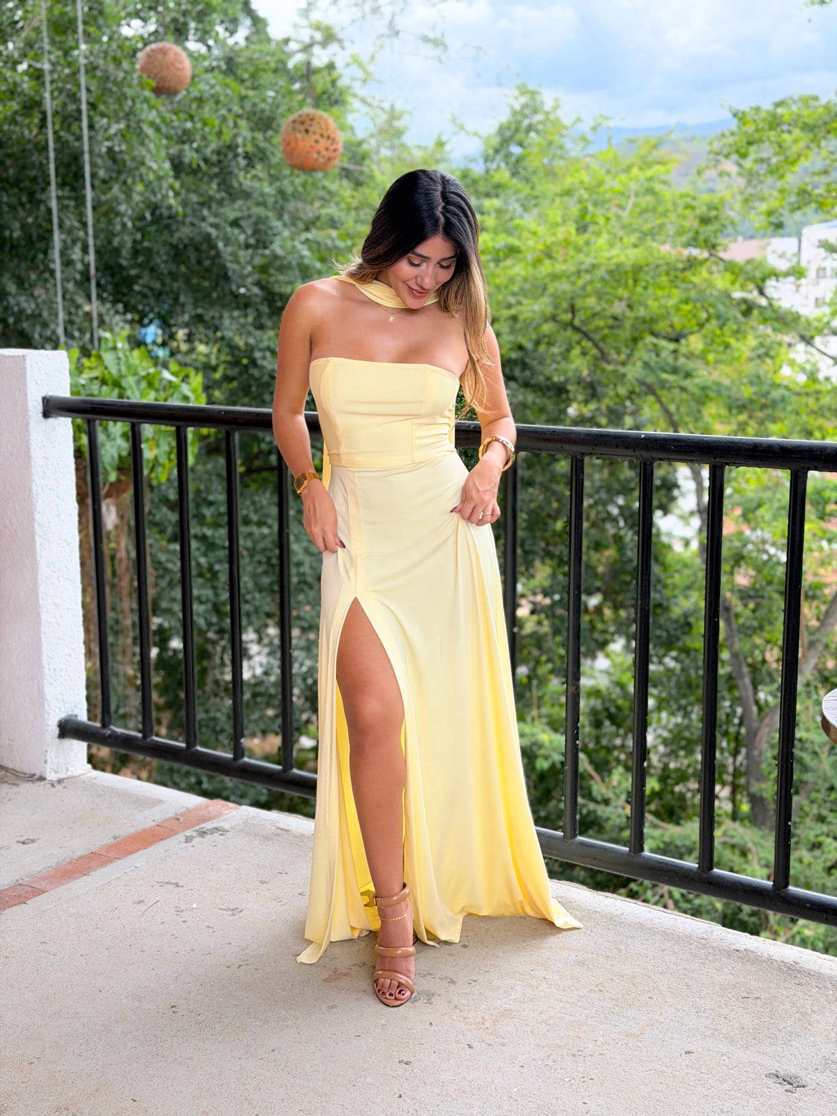 Vestido largo cuello isabela