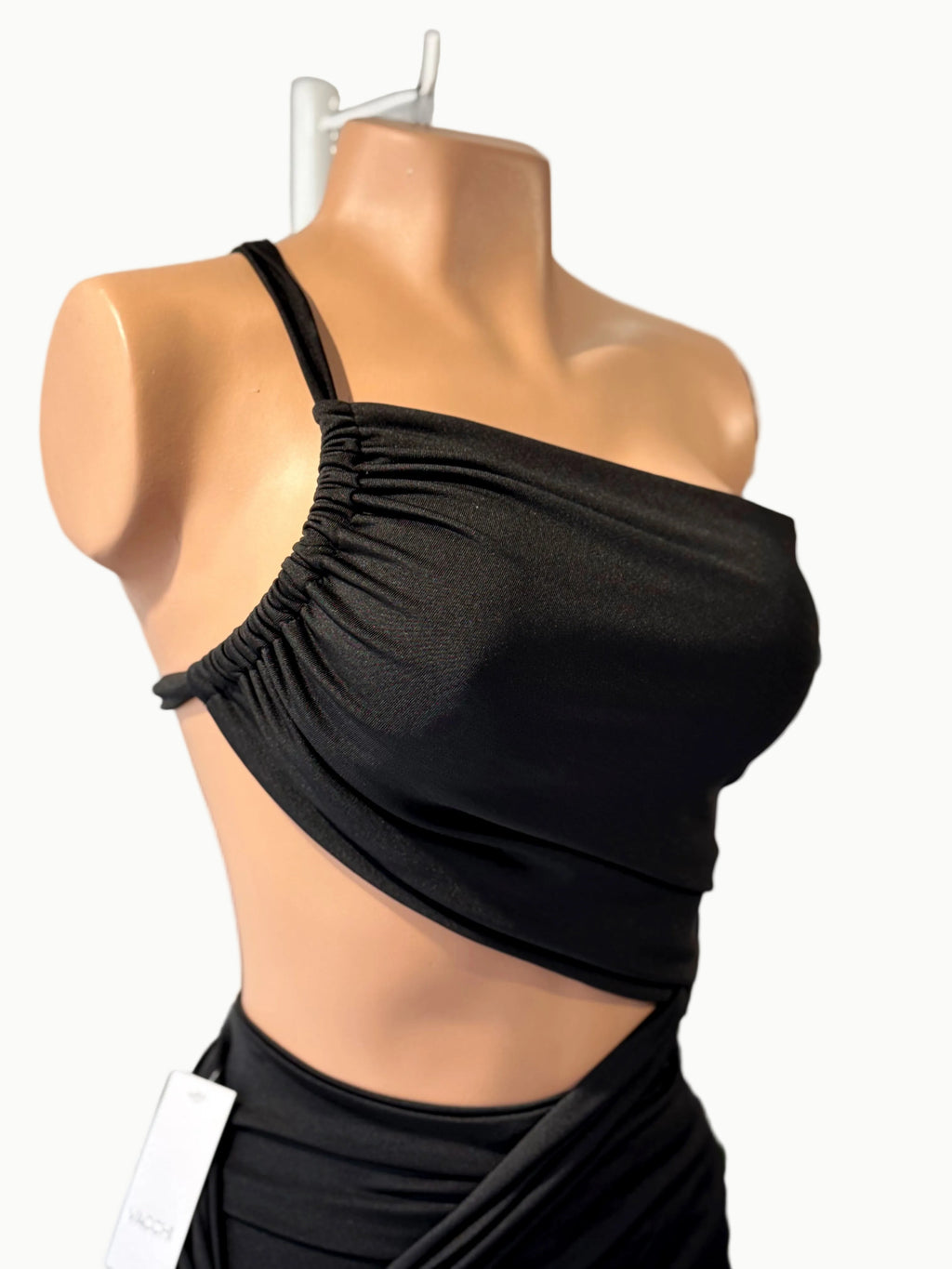 Vestido corto una tira medio hombro
