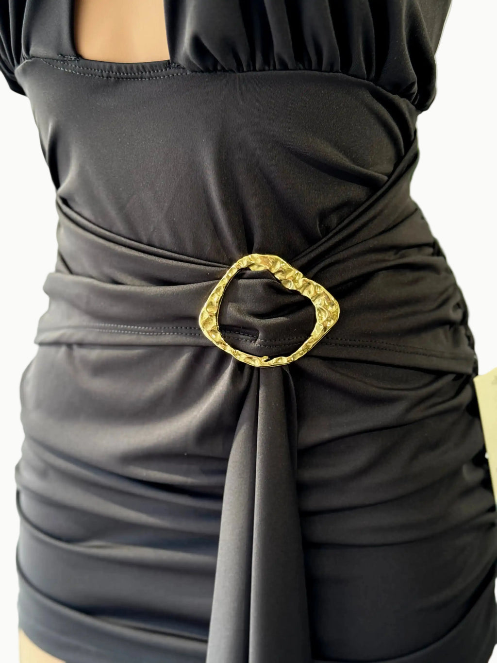 Vestido corto hebilla tira