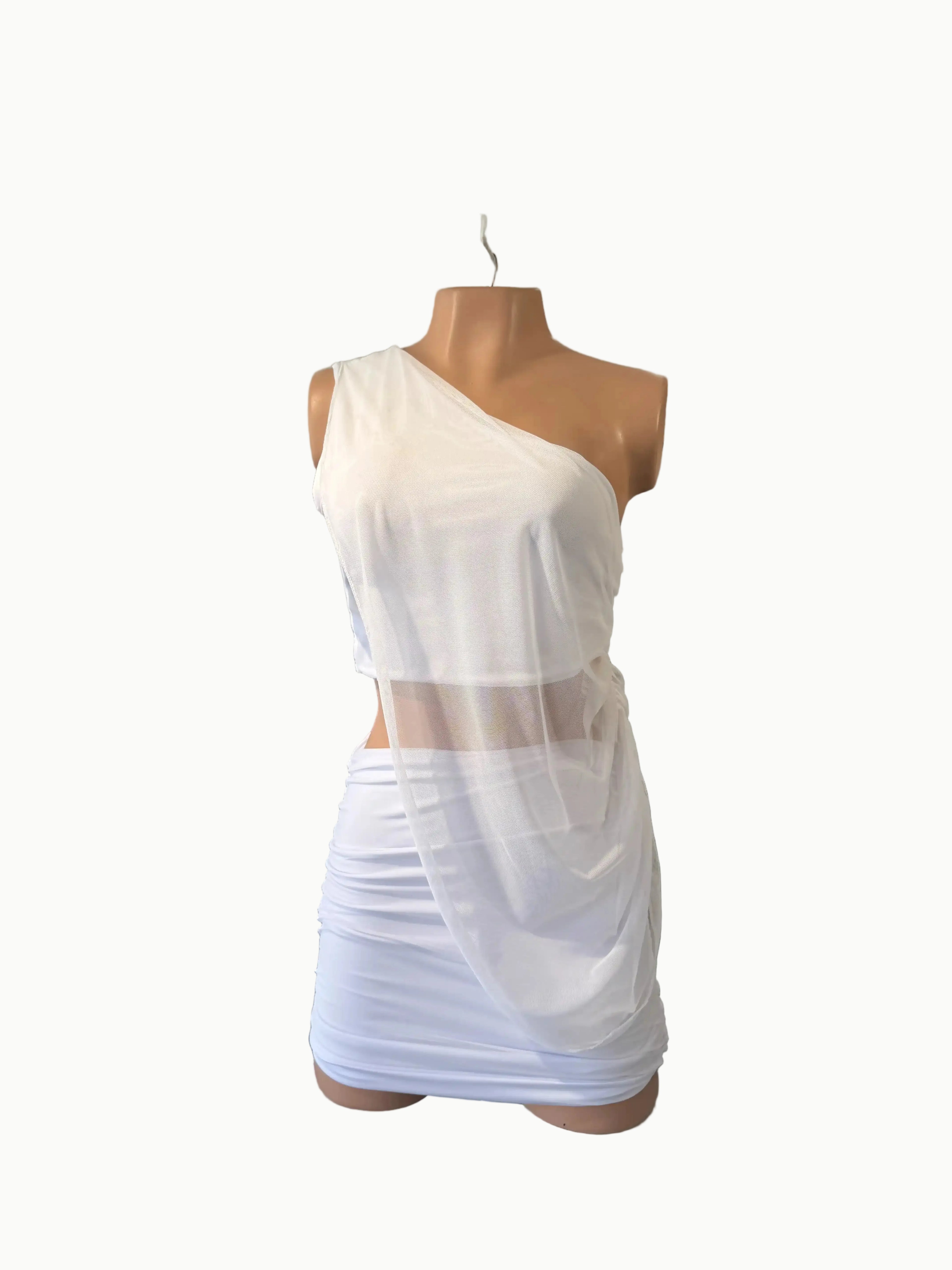 Set corto medio hombro velo