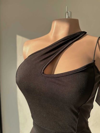 Vestido Corto Asimétrico