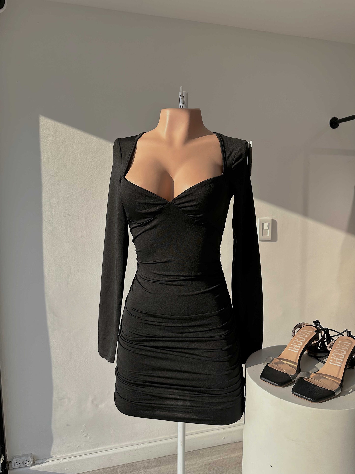 Vestido Corto mangL Copas Drapeado